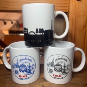Mug en porcelaine souvenir de Briare