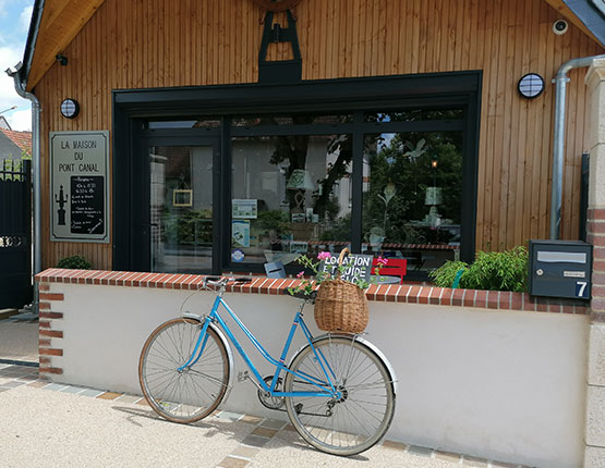 La maison du Pont Canal Briare Location vélo