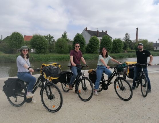 location des vélos Briare VTC et VAE à la demi journée et à la journée.