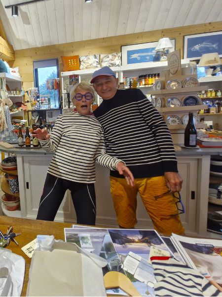 Retrouvez les vêtements et Accessoires Saint James La nouvelle collection Printemps – été est disponible à La maison du Pont Canal